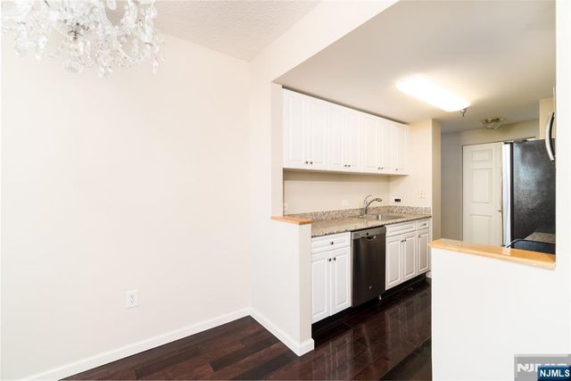 100 Old Palisade Road 2011, Fort Lee, NJ 07024