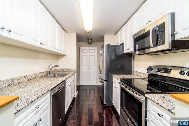 100 Old Palisade Road 2011, Fort Lee, NJ 07024