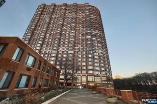 100 Old Palisade Road 2011, Fort Lee, NJ 07024