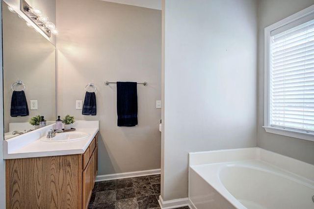 12 Independence Way NE, Cartersville, GA 30121