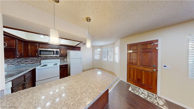 1316 Pinto Rock Lane 202, Las Vegas, NV 89128