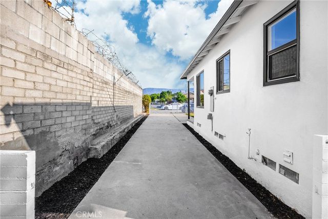 1287 W 8th, San Bernardino, CA 92411