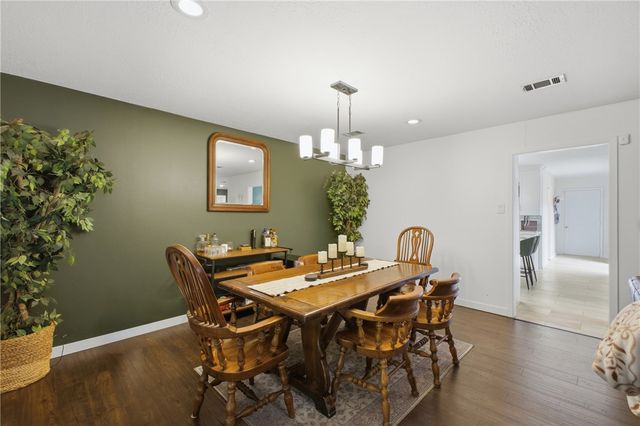 2012 Red River Drive, Bryan, TX 77802