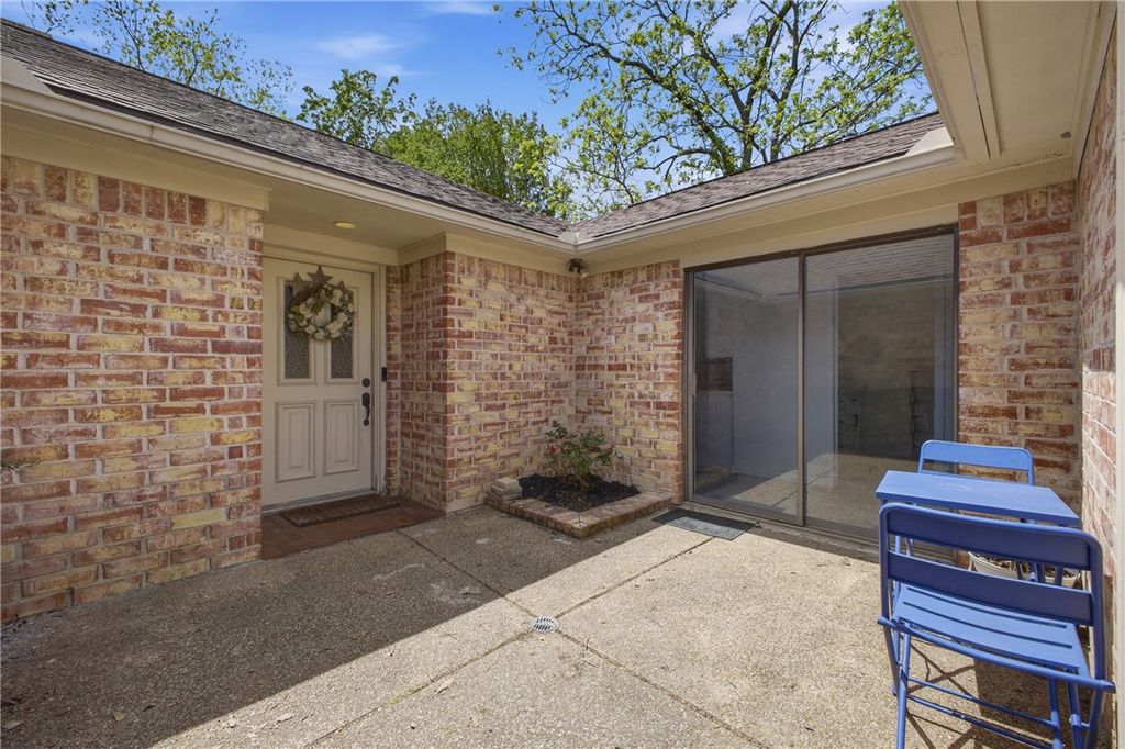 2012 Red River Drive, Bryan, TX 77802 — photo 2