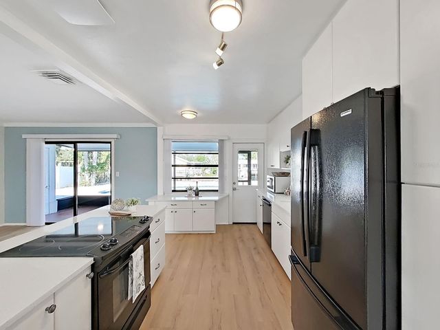 10711 DOWRY AVENUE, Tampa, FL 33615