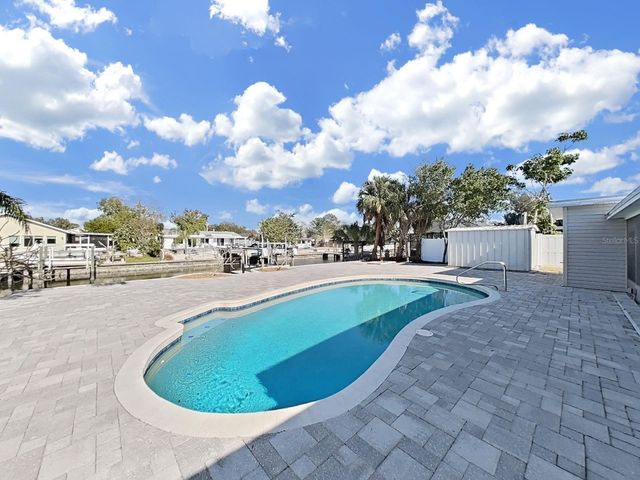 10711 DOWRY AVENUE, Tampa, FL 33615