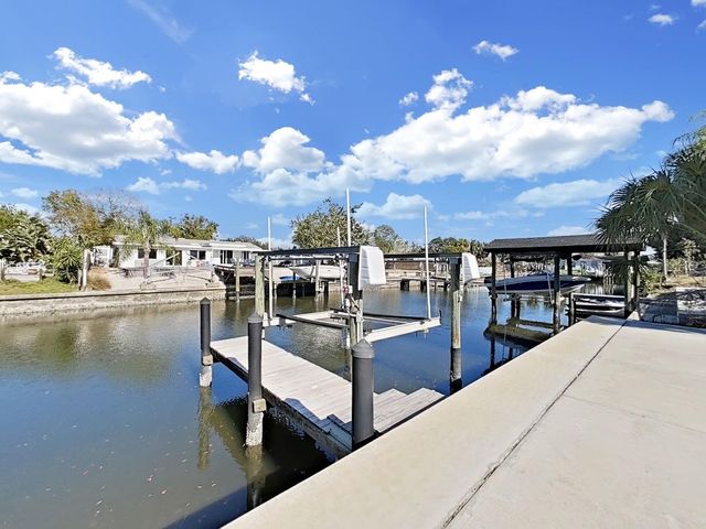 10711 DOWRY AVENUE, Tampa, FL 33615