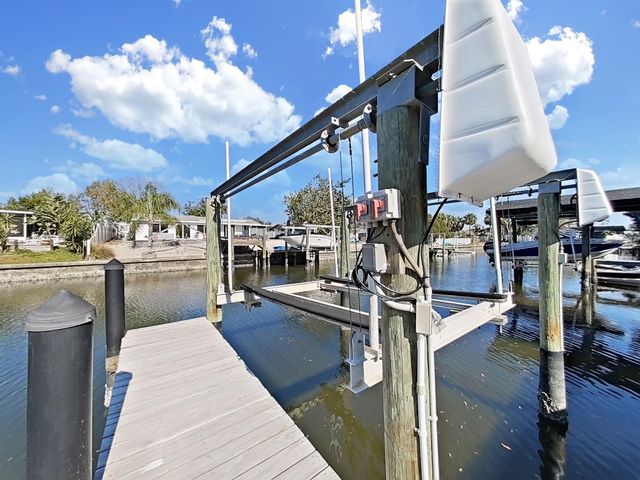 10711 DOWRY AVENUE, Tampa, FL 33615