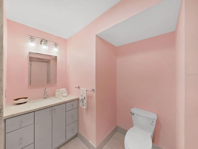 10711 DOWRY AVENUE, Tampa, FL 33615