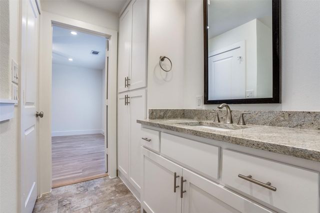 5017 Manett Street 102, Dallas, TX 75206