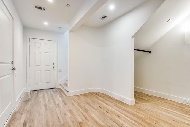 5017 Manett Street 102, Dallas, TX 75206
