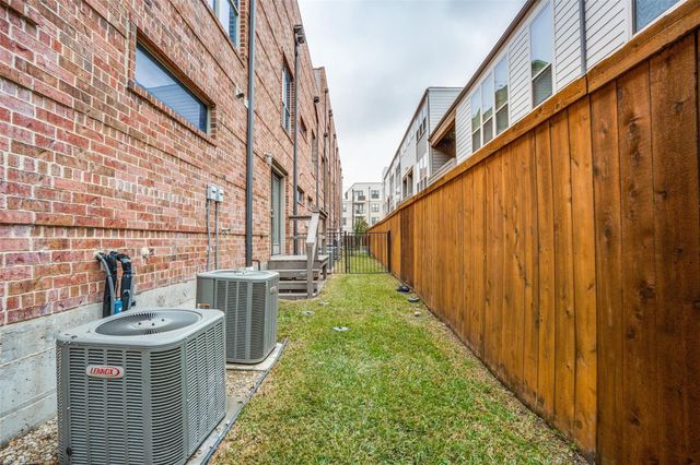 5017 Manett Street 102, Dallas, TX 75206