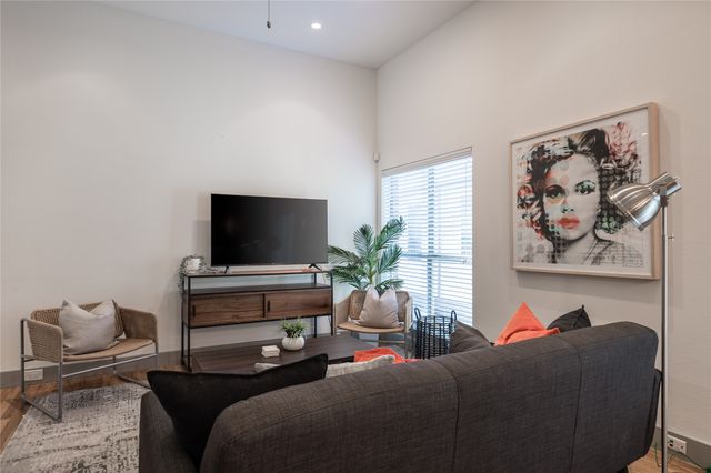 5017 Manett Street 102, Dallas, TX 75206