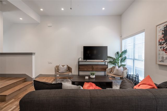 5017 Manett Street 102, Dallas, TX 75206