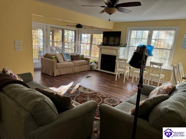 1124 Spring Shores Lane, Falls Of Rough, KY 40119