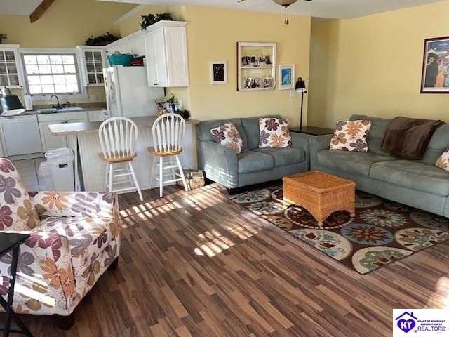 1124 Spring Shores Lane, Falls Of Rough, KY 40119