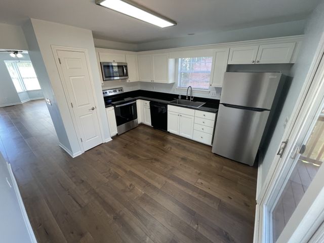 608 Granwood Blvd, Old Hickory, TN 37138