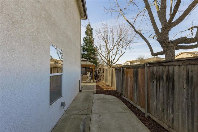 102 Marland Ct, Lincoln, CA 95648