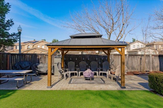 102 Marland Ct, Lincoln, CA 95648