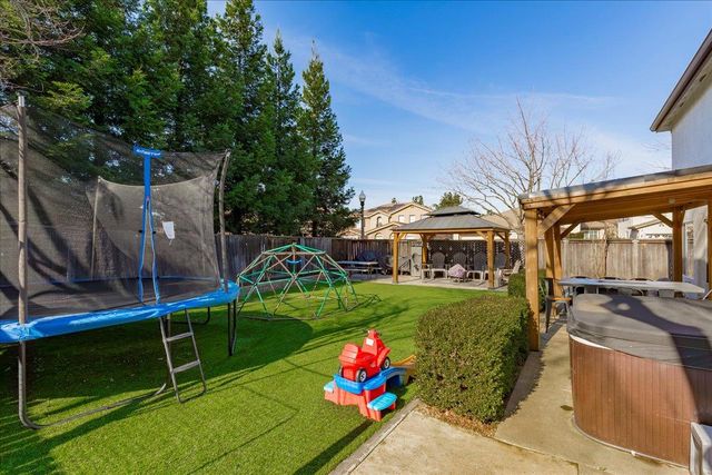 102 Marland Ct, Lincoln, CA 95648