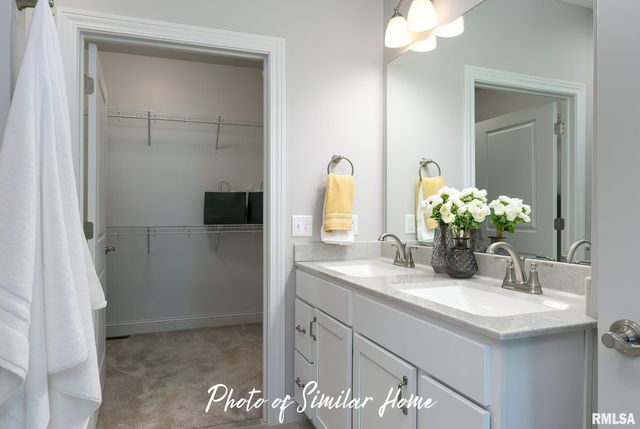 602 15TH Street, Le Claire, IA 52753