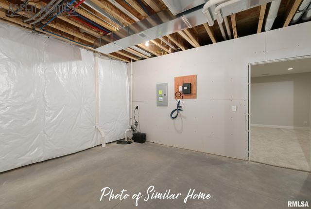 602 15TH Street, Le Claire, IA 52753