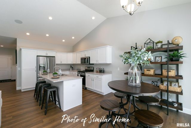 602 15TH Street, Le Claire, IA 52753