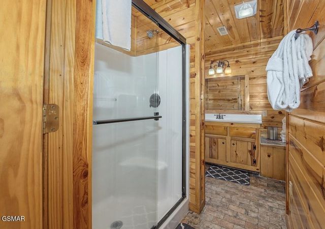 3424 Sugar Camp Circle, Pigeon Forge, TN 37862