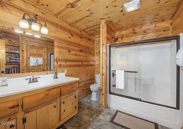 3424 Sugar Camp Circle, Pigeon Forge, TN 37862