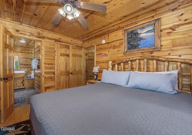3424 Sugar Camp Circle, Pigeon Forge, TN 37862