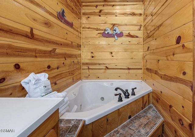 3424 Sugar Camp Circle, Pigeon Forge, TN 37862