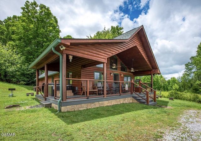 3424 Sugar Camp Circle, Pigeon Forge, TN 37862