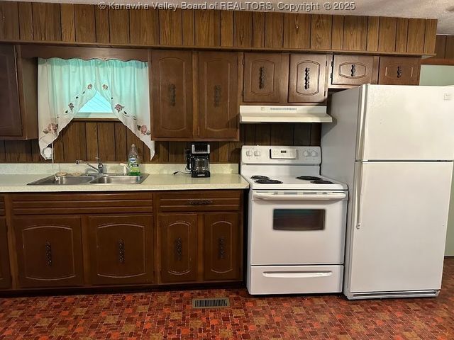 2145 Smith Road, Charleston, WV 25314