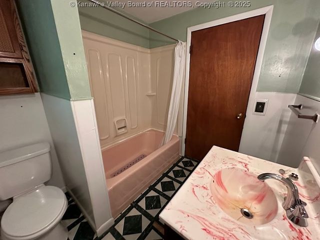 2145 Smith Road, Charleston, WV 25314