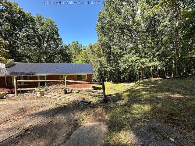 2145 Smith Road, Charleston, WV 25314