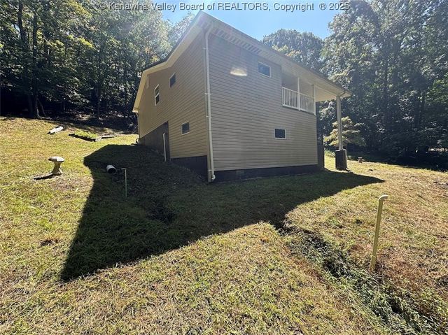 2145 Smith Road, Charleston, WV 25314