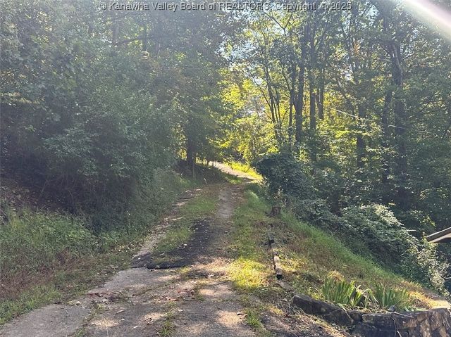 2145 Smith Road, Charleston, WV 25314