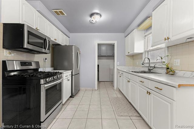 5920 Mcmillan Street, Dearborn Heights, MI 48127