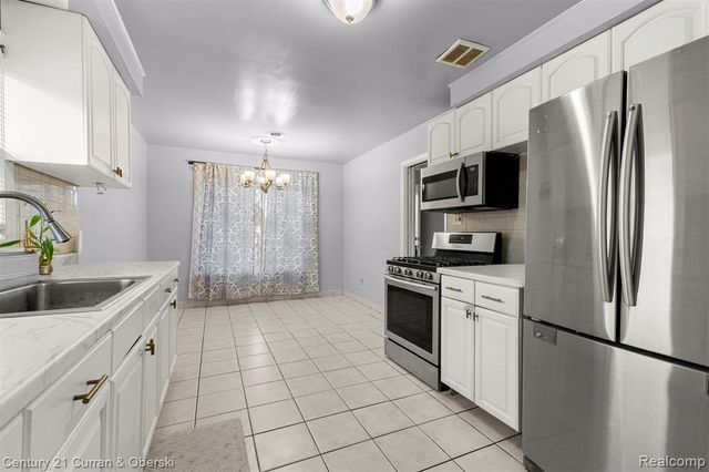 5920 Mcmillan Street, Dearborn Heights, MI 48127
