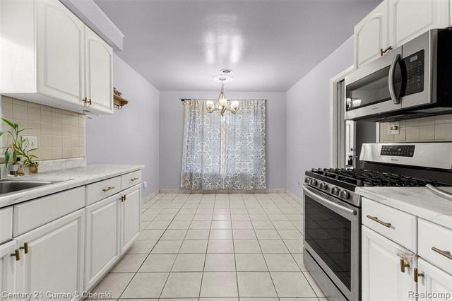 5920 Mcmillan Street, Dearborn Heights, MI 48127