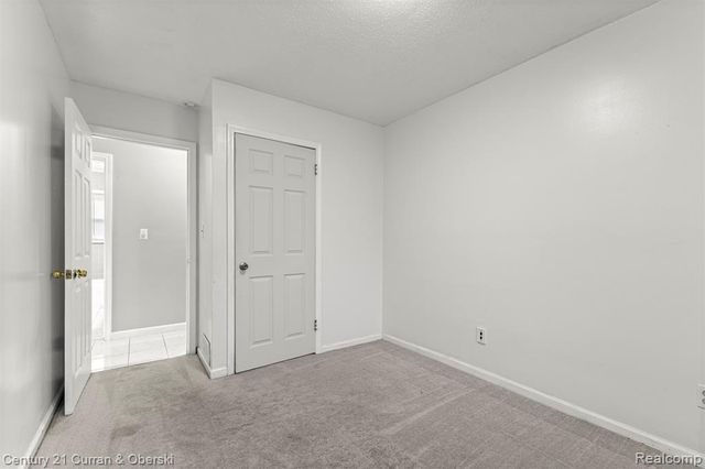 5920 Mcmillan Street, Dearborn Heights, MI 48127
