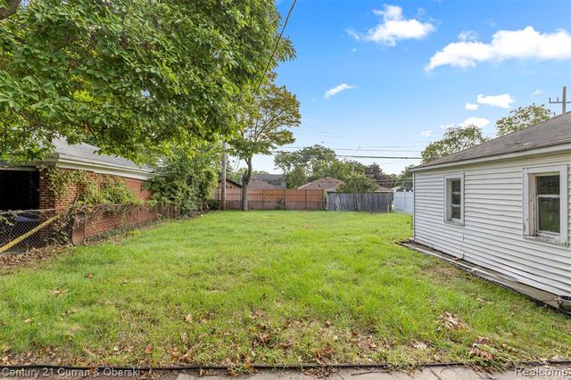 5920 Mcmillan Street, Dearborn Heights, MI 48127