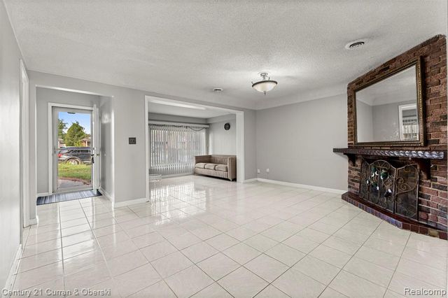 5920 Mcmillan Street, Dearborn Heights, MI 48127