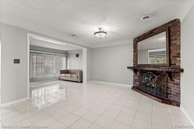 5920 Mcmillan Street, Dearborn Heights, MI 48127