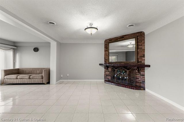 5920 Mcmillan Street, Dearborn Heights, MI 48127