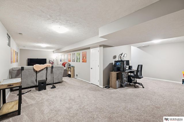 8311 Wendell Way, Lincoln, NE 68516