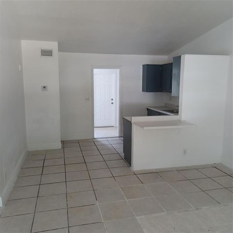 618 58th Street, West Palm Beach, FL 33407