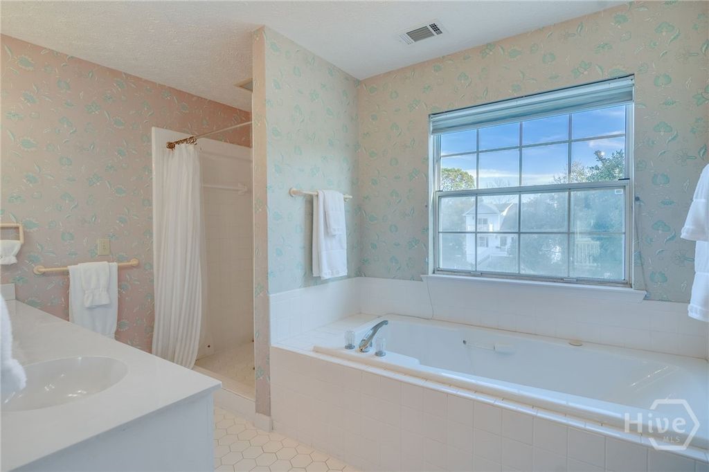 Image 17 of property listing at 5 Shipwatch Circle, Tybee Island, GA 31328