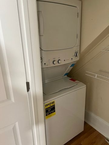 22 Centennial Pl 1, Framingham, MA 01701