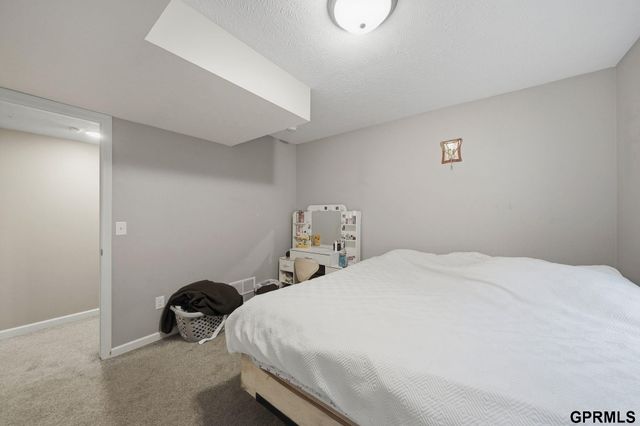 512 Waterside Way, Lincoln, NE 68527